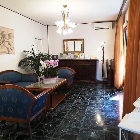 Margherita Hotel 2*